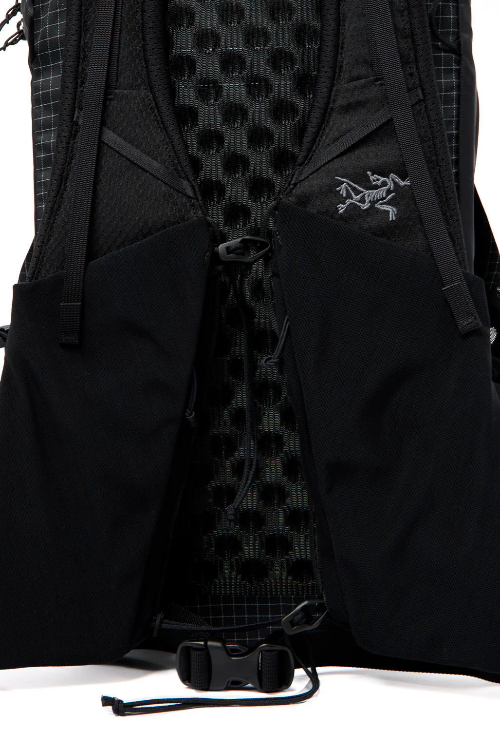 Arc'teryx Aerios 18 Backpack - Black - Image 5