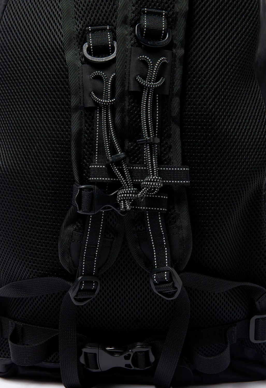 and wander ECOPAK 20L Daypack - Black - Image 6