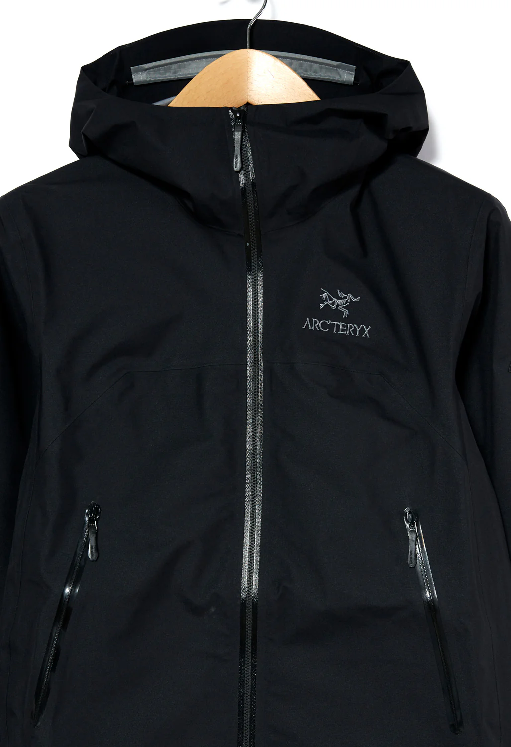 Arc'teryx Beta GORE-TEX Women's Jacket - Black - Image 3