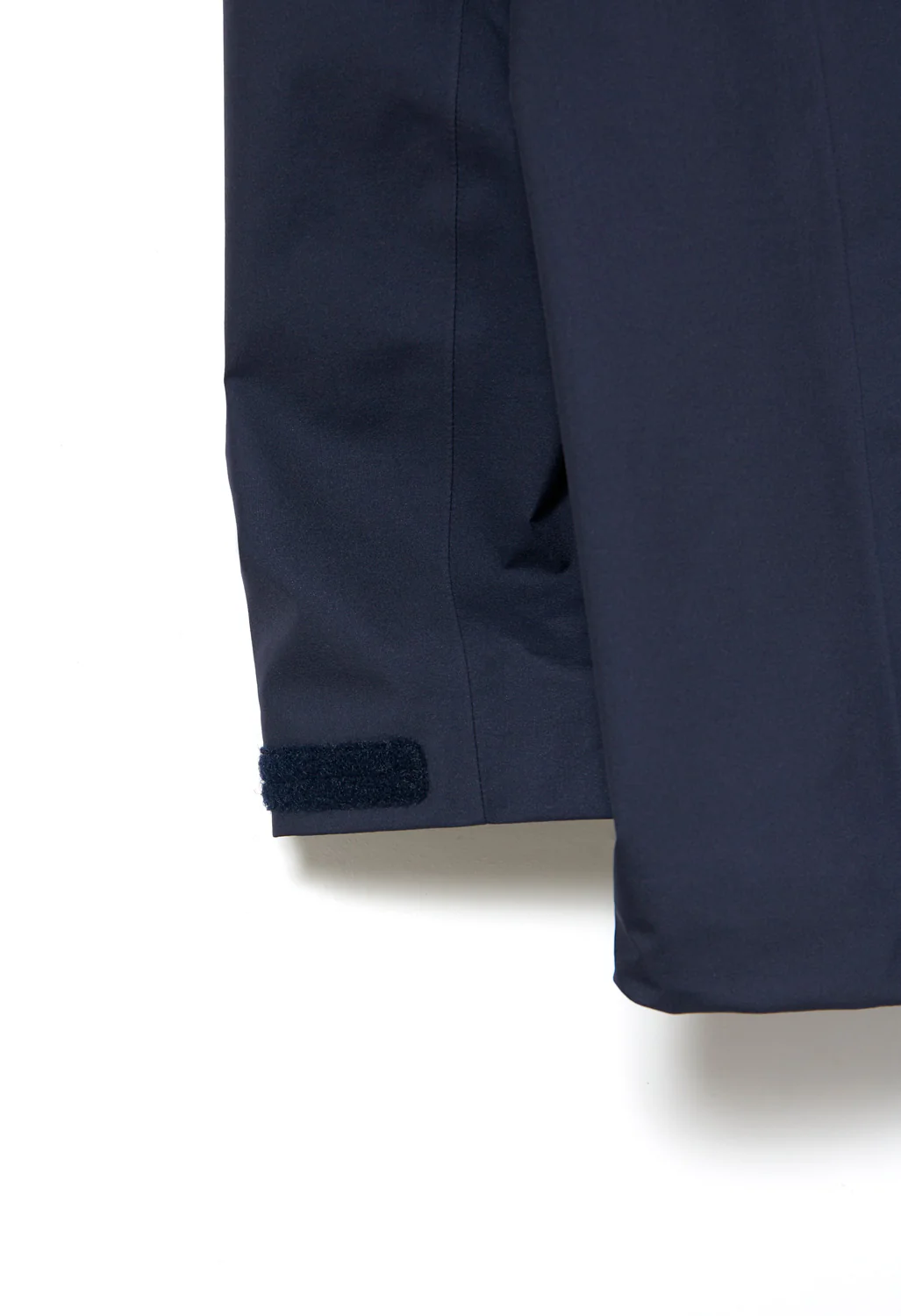 Arc'teryx Beta GORE-TEX Women's Jacket - Black Sapphire - Image 4