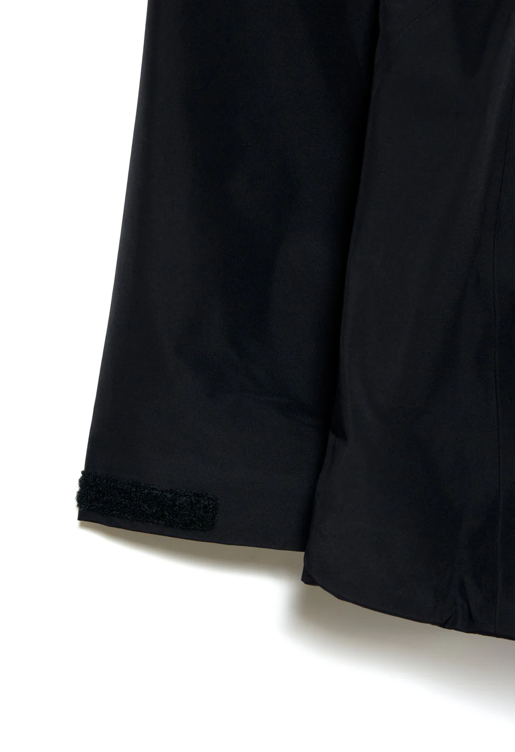Arc'teryx Beta LT GORE-TEX Women's Jacket - Black - Image 5