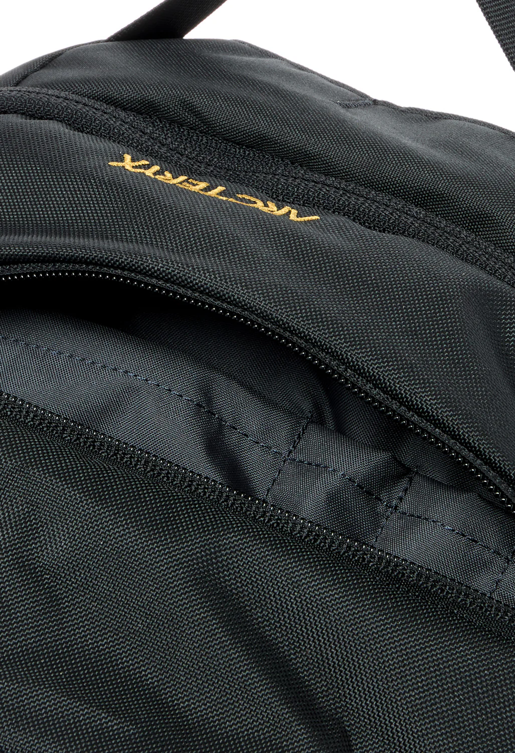 Arc'teryx Mantis 26 Backpack - Black - Image 5
