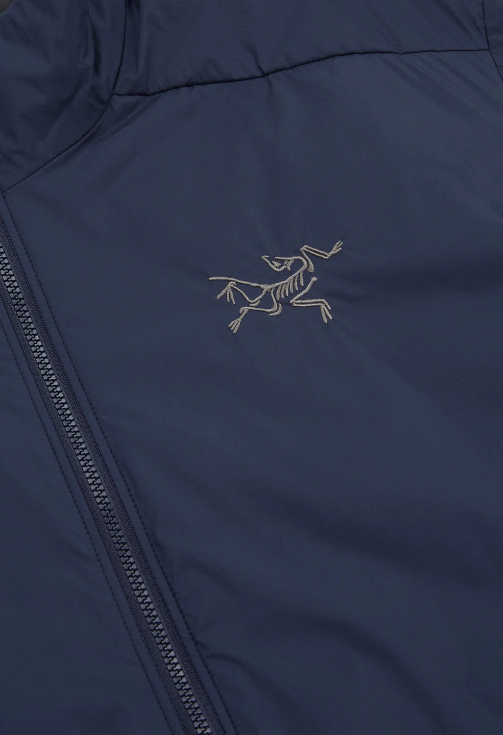 Arc'teryx Men's Atom Jacket - Black Sapphire - Image 4