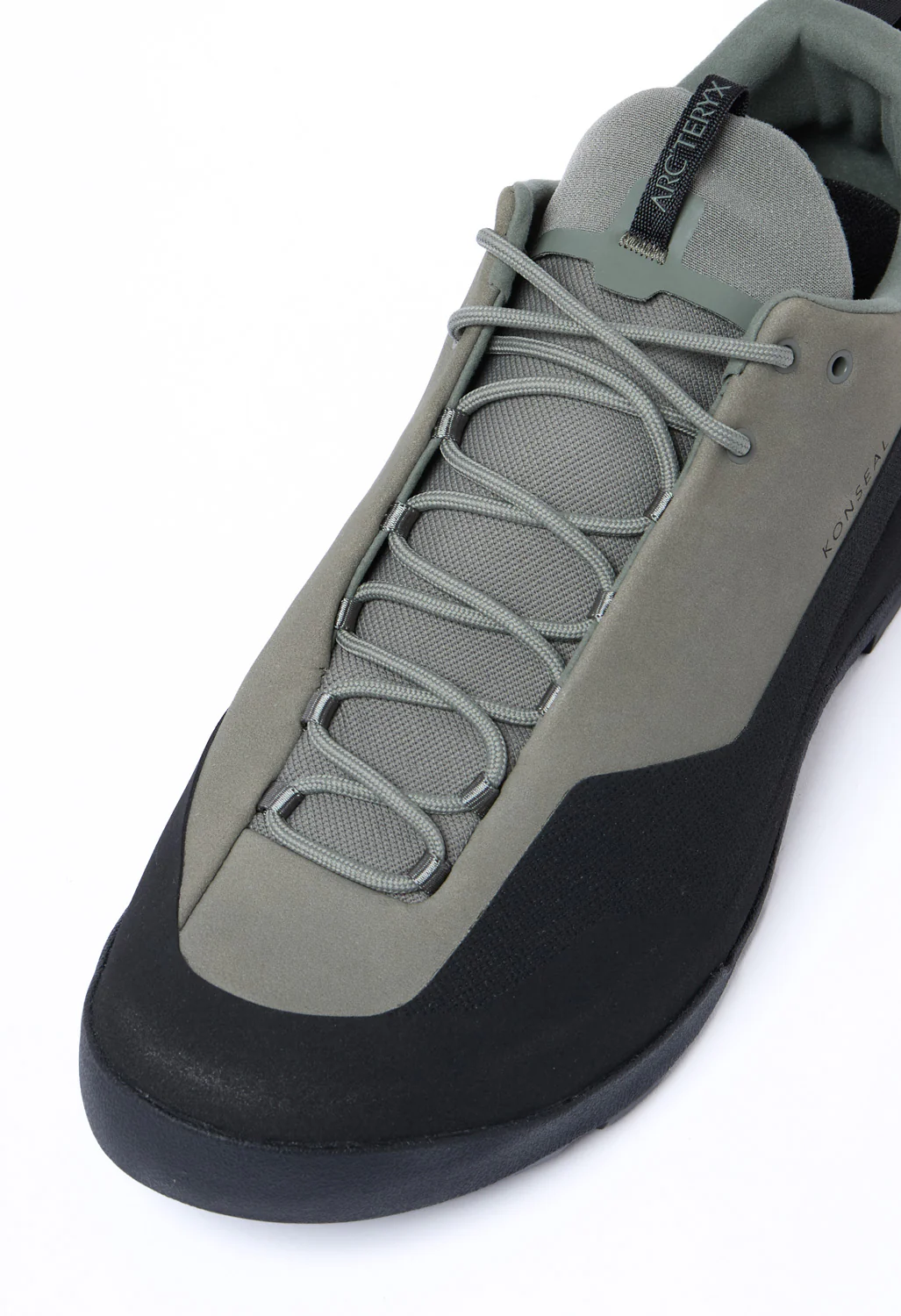 Arc'teryx Men's Konseal Trainers - Forage / Black - Image 2
