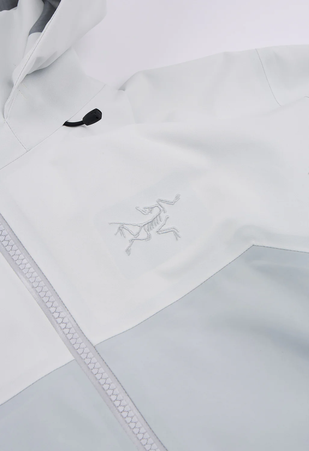 Arc'teryx Women's Beta AR Jacket - Arctic Silk / Solitude - Image 5