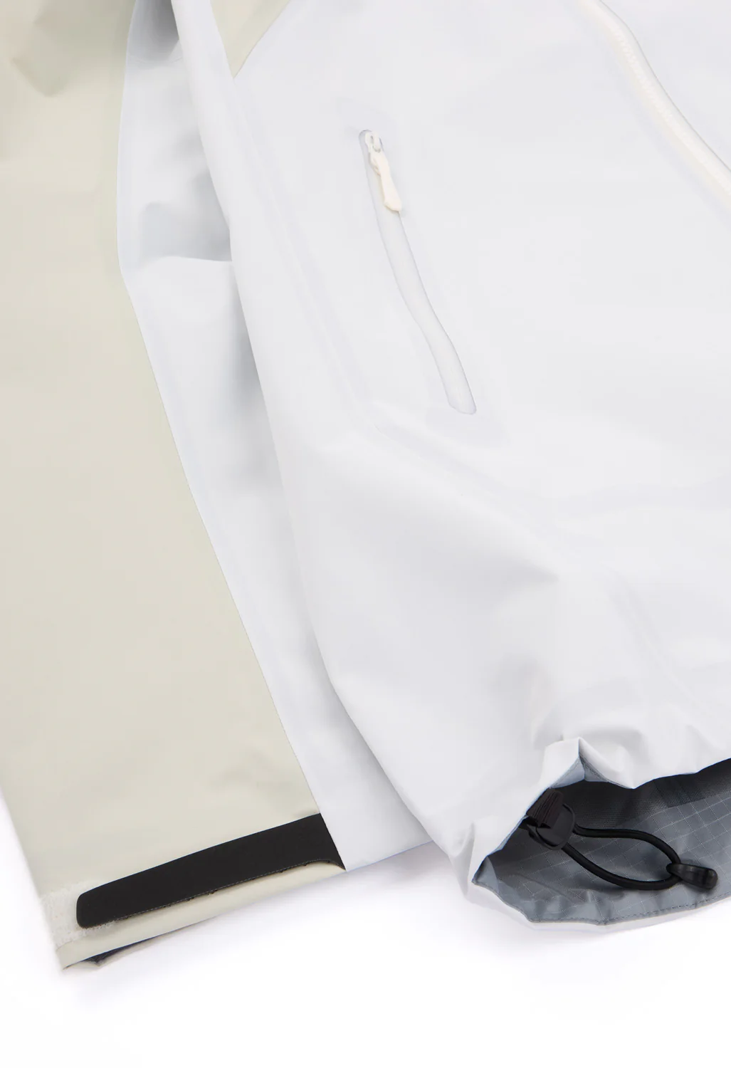 Arc'teryx Women's Beta Jacket - Sea Salt / Arctic Silk - Image 6