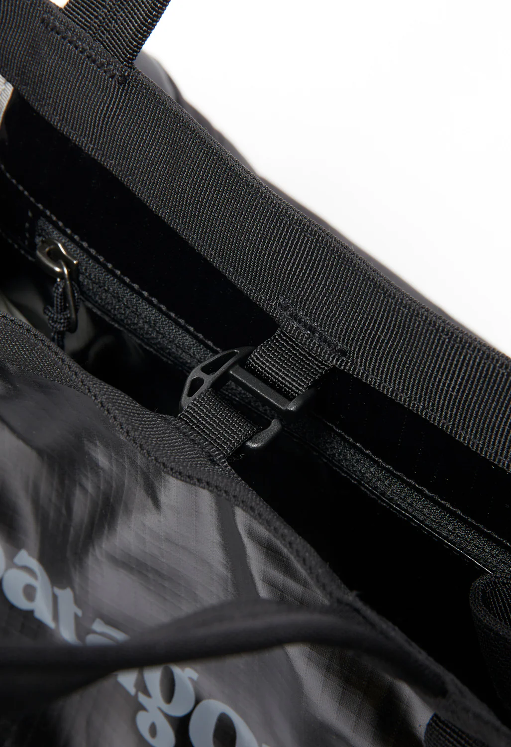 Patagonia Black Hole Tote 25L - Black - Image 5