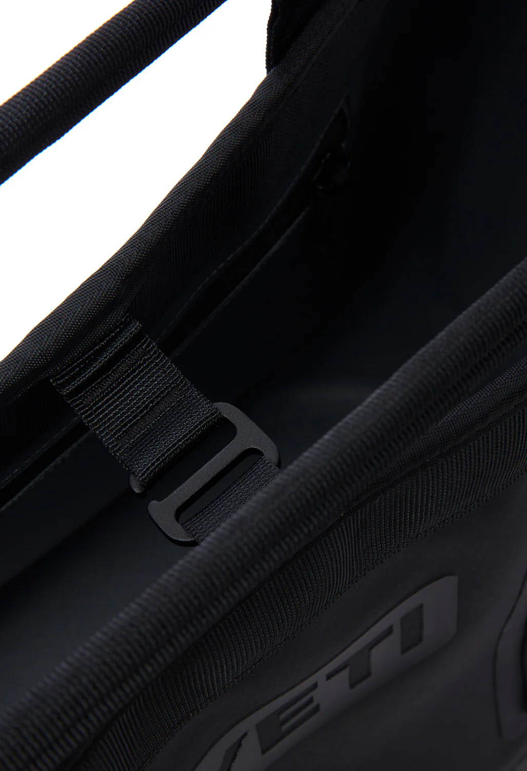 YETI Camino Carryall 35 - All Black - Image 4