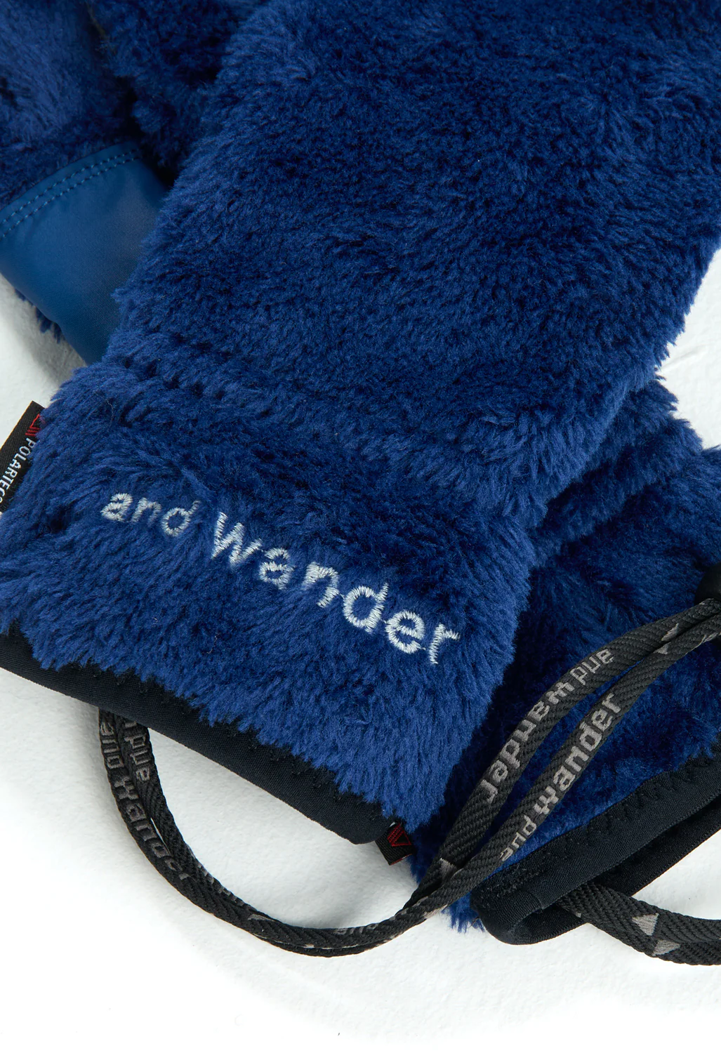 and wander High Loft Fleece Gloves - Blue - Image 2