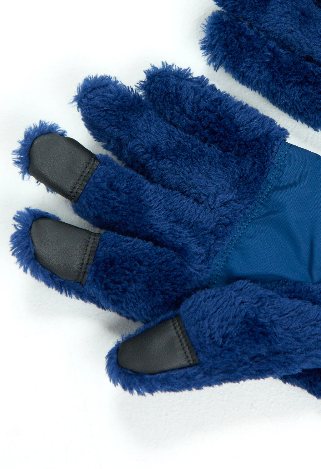 and wander High Loft Fleece Gloves - Blue - Image 3