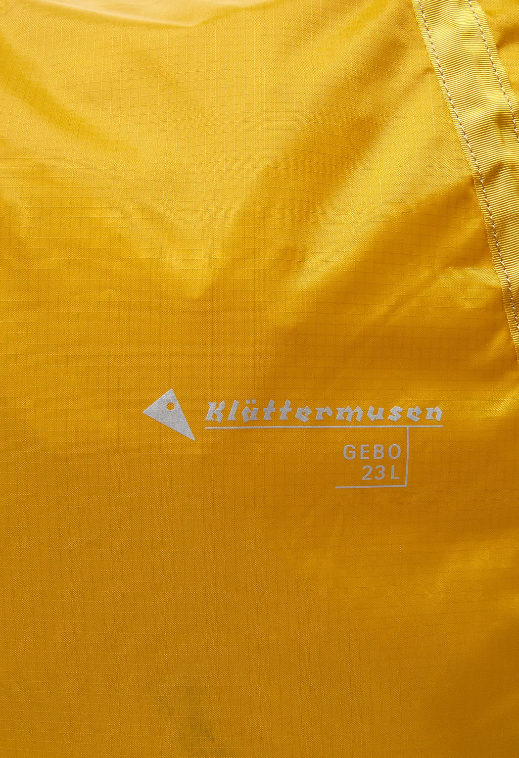Klattermusen Gebo Bag 23L - Gold - Image 4