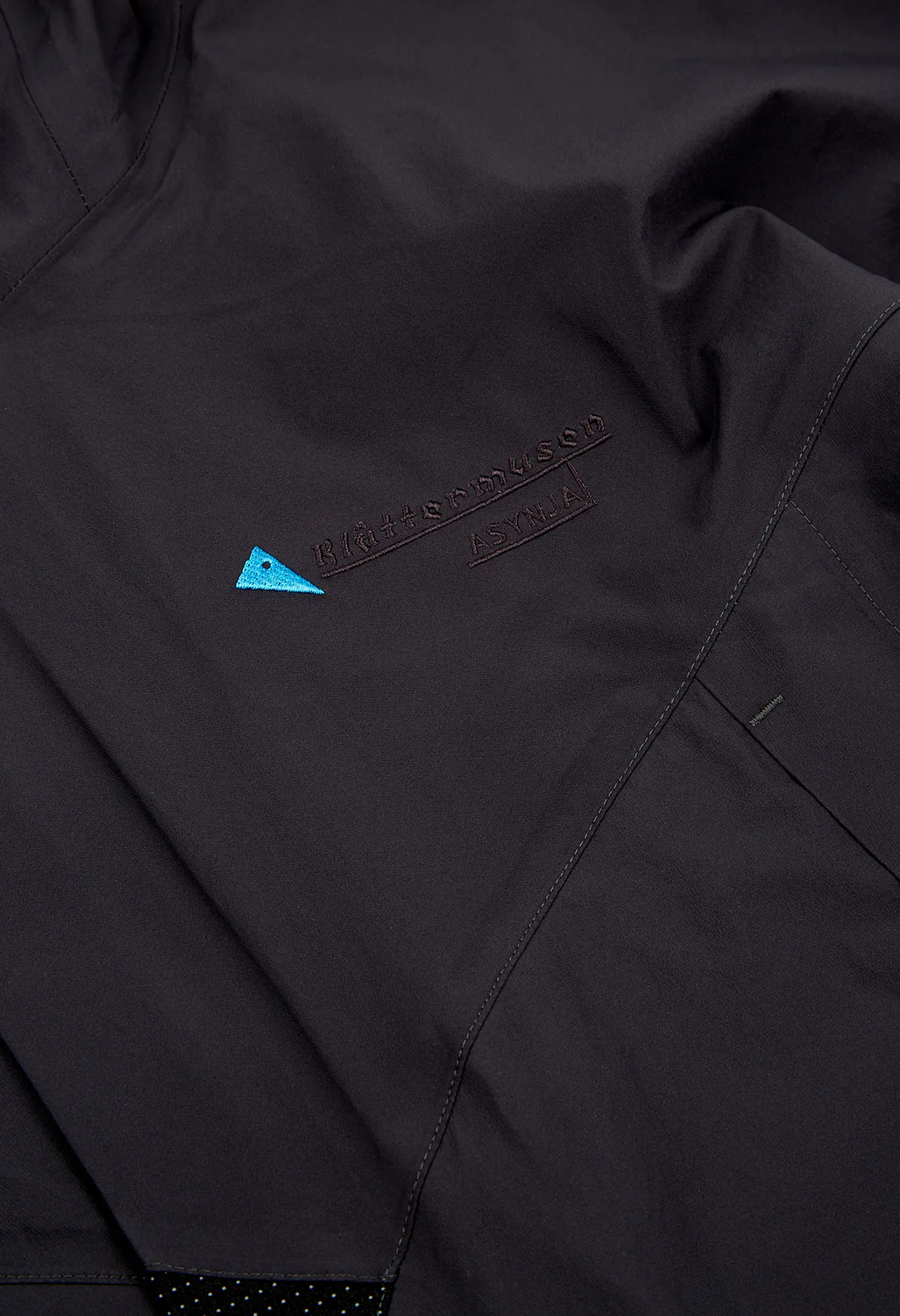 Klattermusen Men's Asynja Jacket - Raven - Image 5