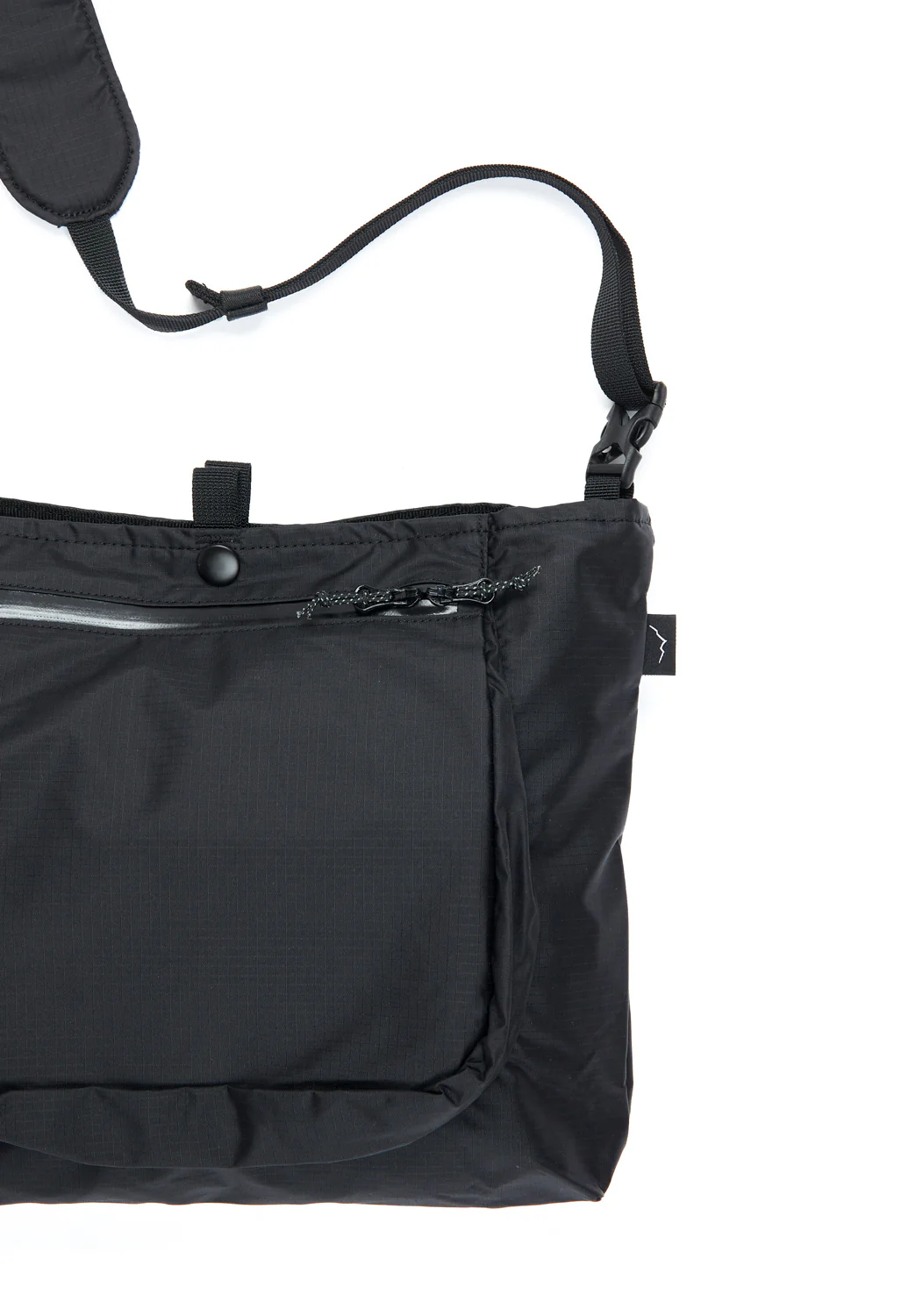 CAYL Light Shoulder Bag - Black - Image 3