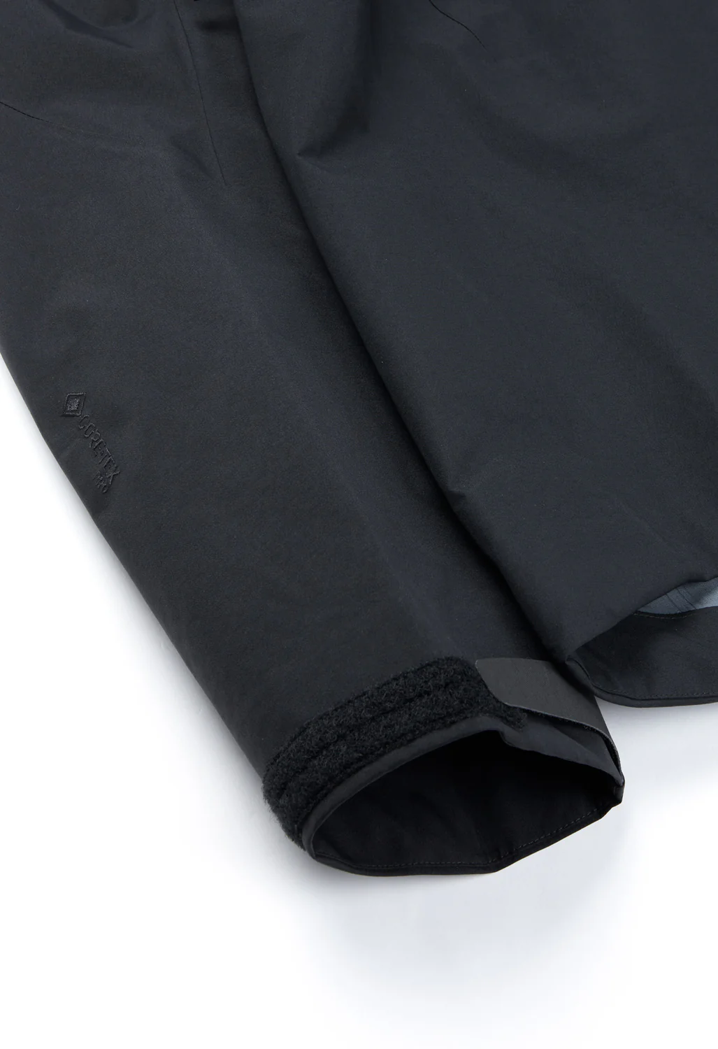 Arc'teryx Men's Alpha SV GORE-TEX Pro Jacket - Black - Image 5