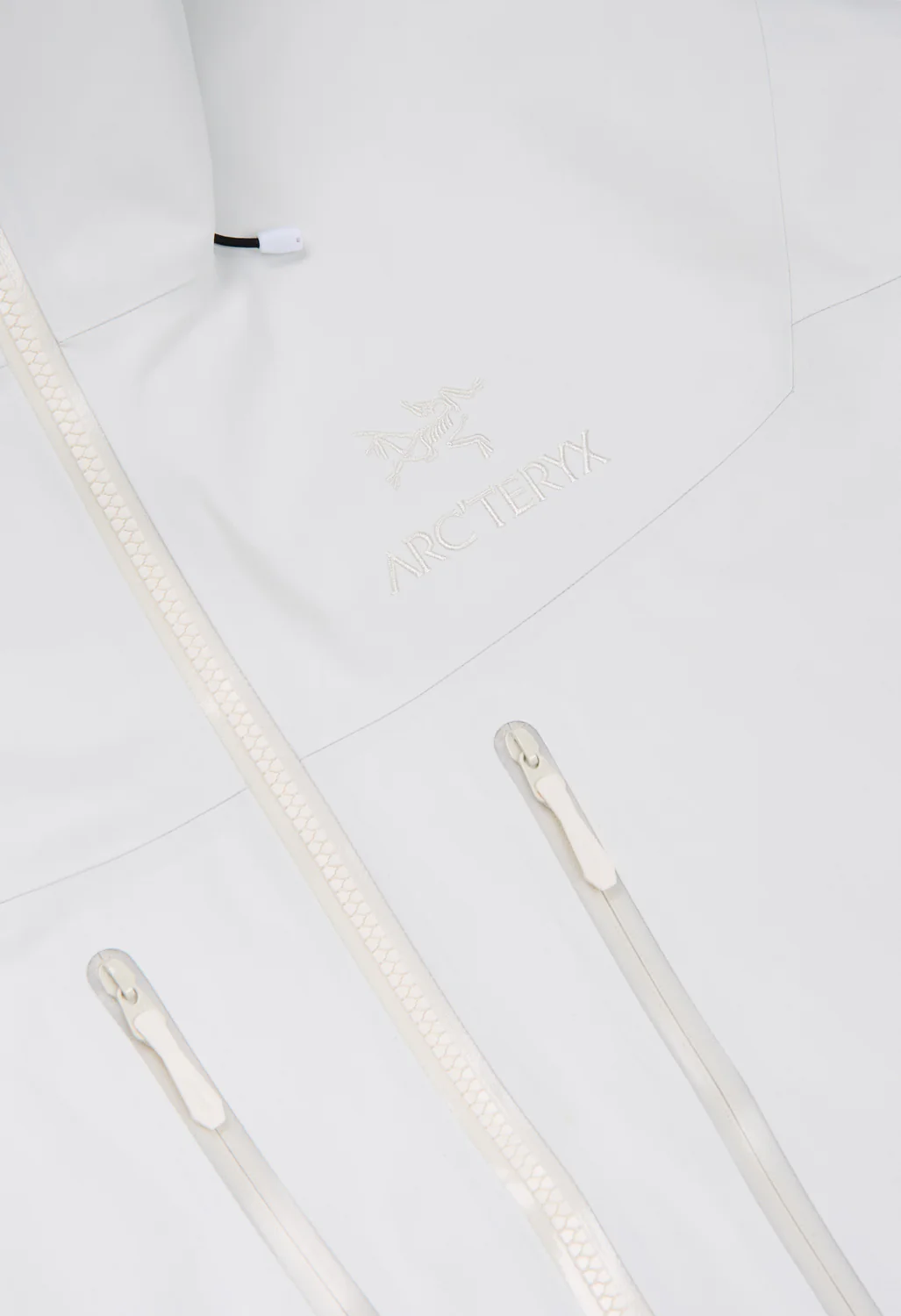 Arc'teryx Men's Alpha SV Jacket - Whiteout - Image 4