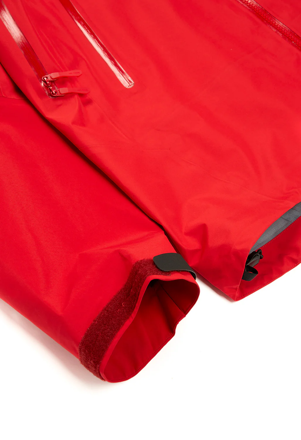 Arc'teryx Men's Beta AR StormHood GORE-TEX Pro Jacket - Heritage Red - Image 5