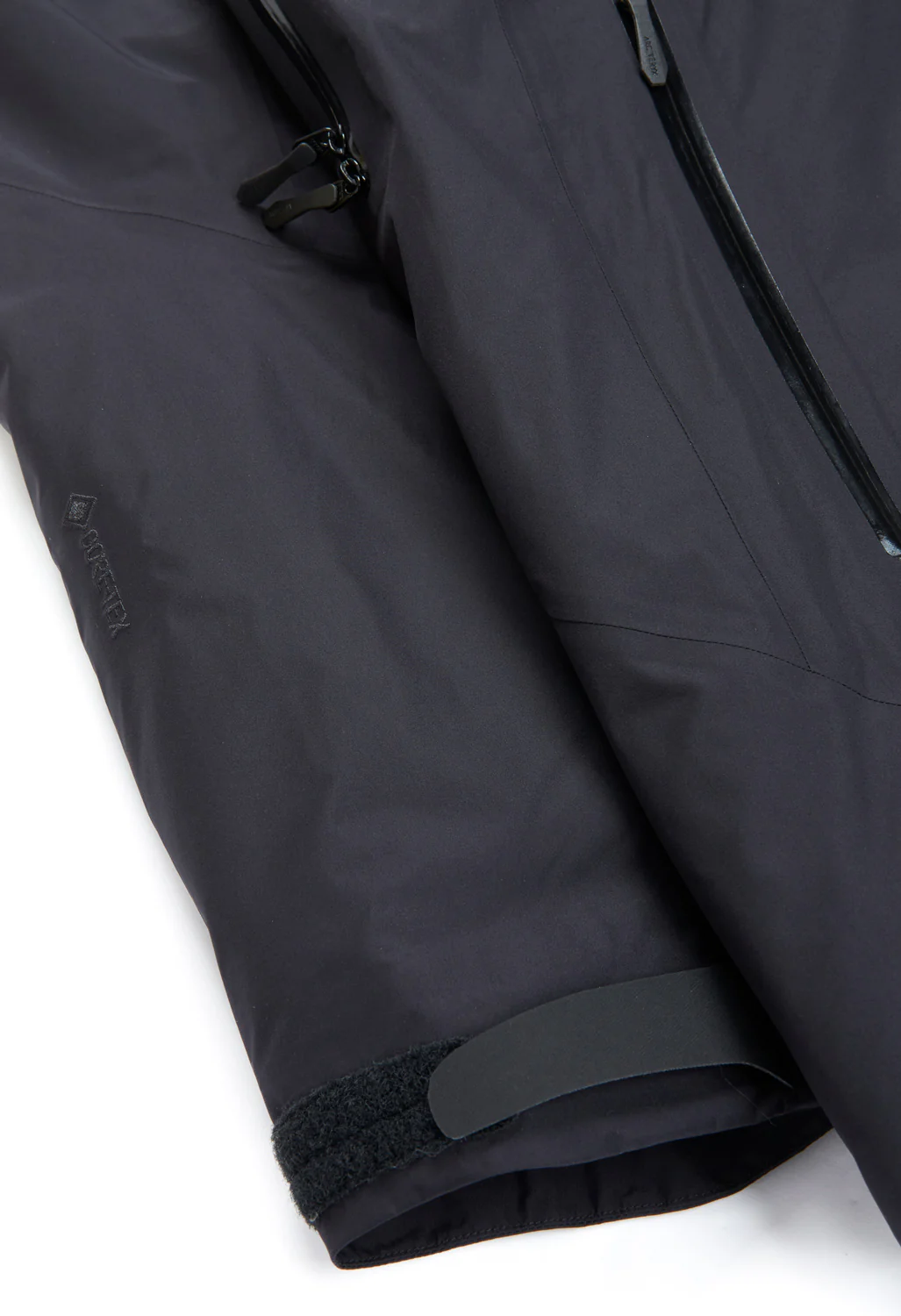 Arc'teryx Men's Beta Down Insulated GORE-TEX Jacket - Black - Image 6