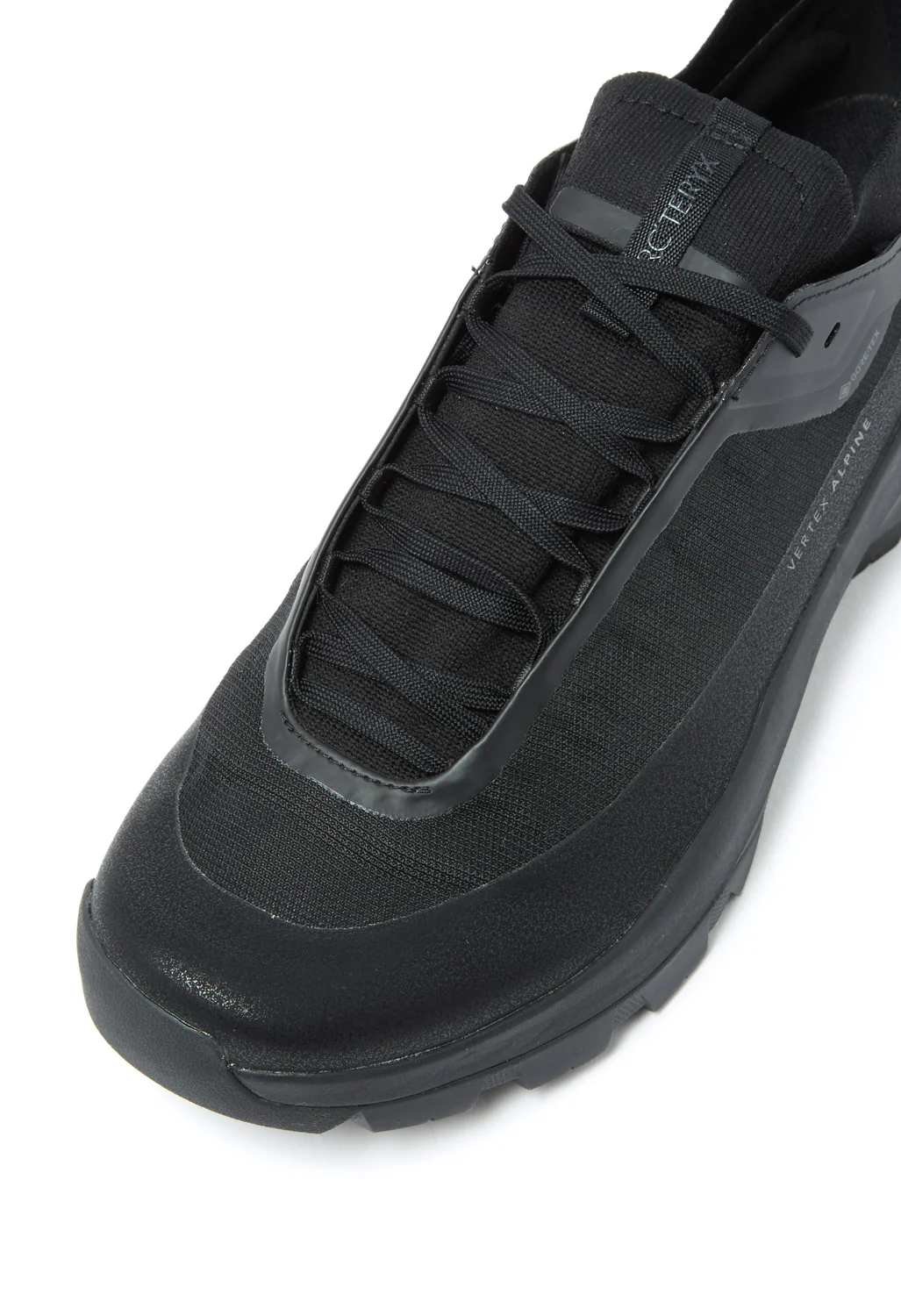 Arc'teryx Men's Vertex Alpine GORE-TEX Trainers - Black / Black - Image 2