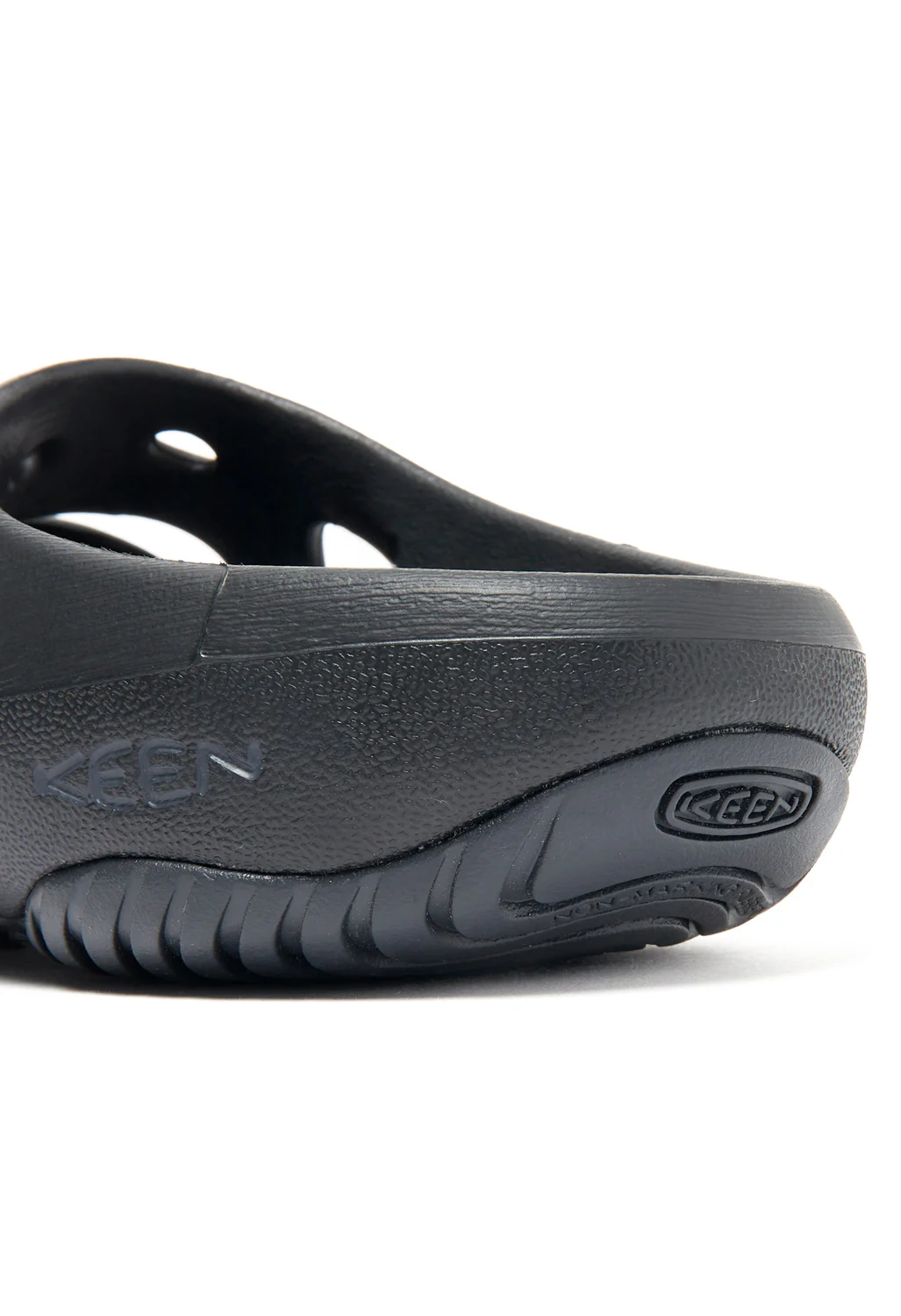 Keen Men's Yogui - Black / Magnet - Image 4