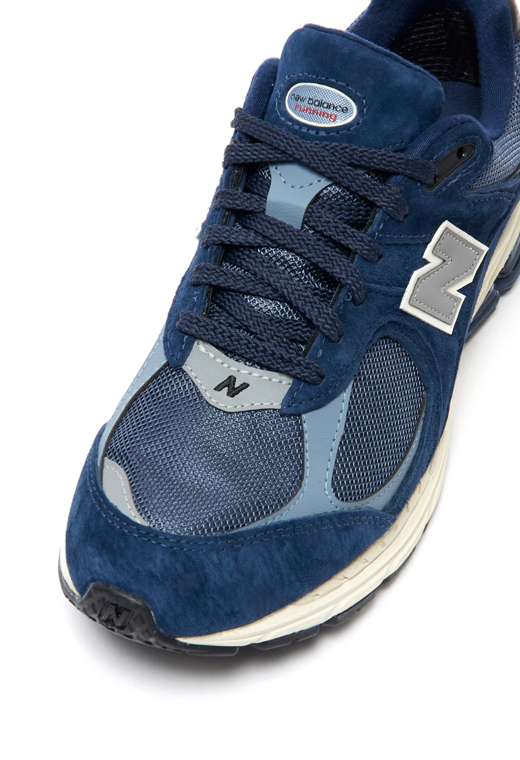 New Balance 2002R GORE-TEX Trainers - NB Navy - Image 4