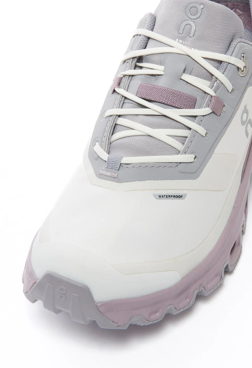 On Cloudventure Waterproof Women's Trail Shoes - Ice/Heron - Image 4