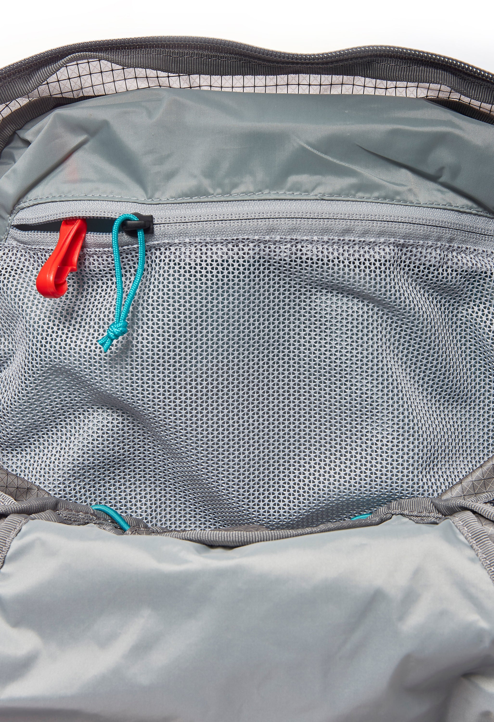 Osprey Tempest Pro 28 Women's Backpack - Titanium - Image 5