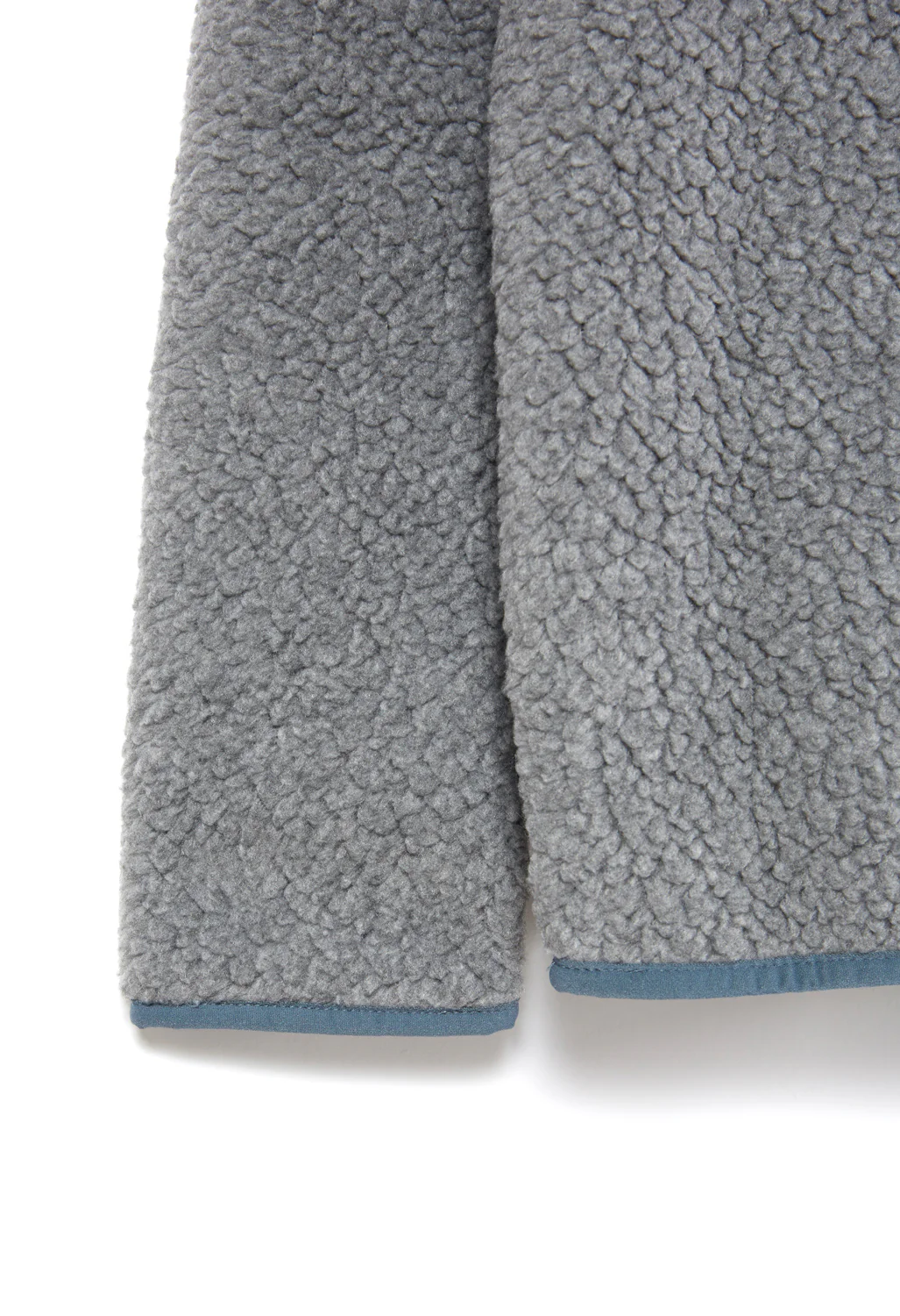 Patagonia Women's Retro Pile Marsupial Fleece - Salt Grey / Light Plume Grey - Image 4