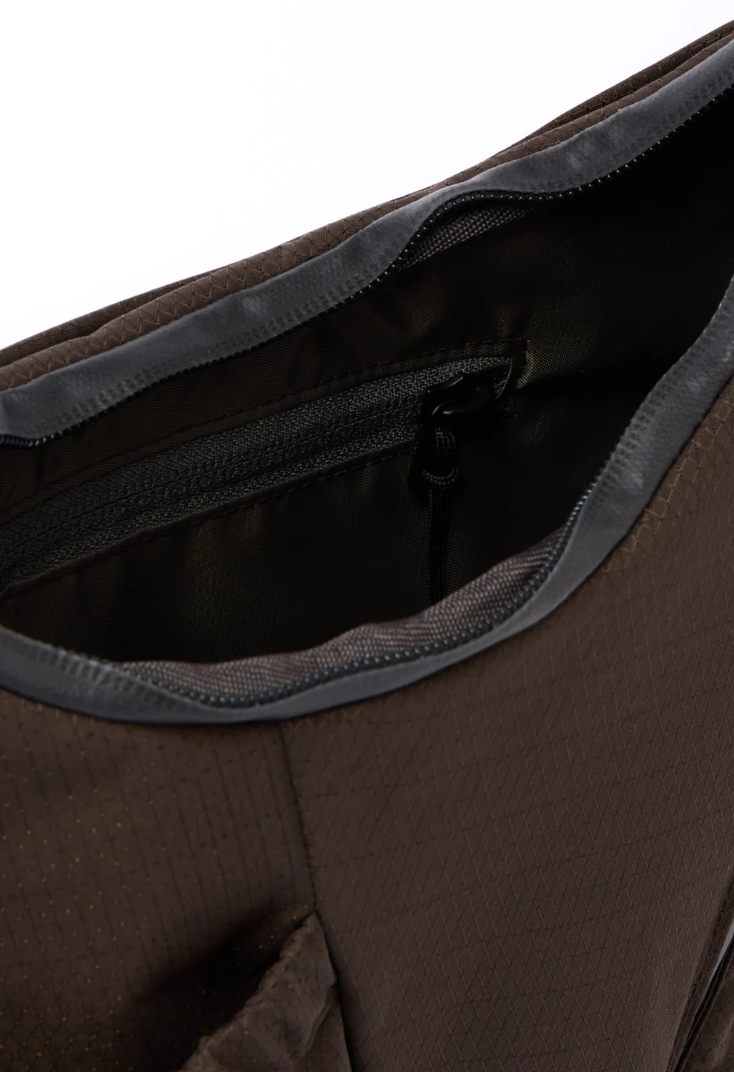 Sealson M1 Crossbody Bag - Brown
Grey - Image 6