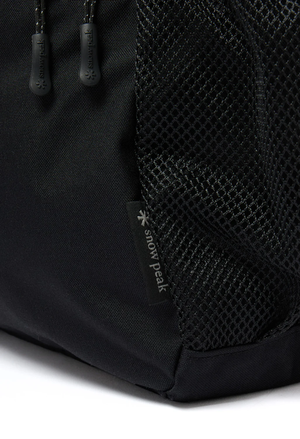 Snow Peak Everyday Use Middle Shoulder Bag - Black - Image 6